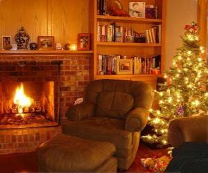 yapboz yangın Noel gecesi bir evin oturma odası ve hediyeler ile ağaç